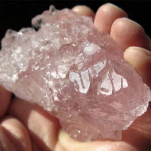 10 Best Crystals to Attract Your Soulmate With Ease